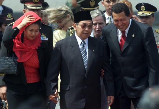 kisah-keakraban-antara-gus-dur-dan-hugo-chavez-002-iqbal-s-nugroho